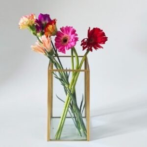 A 3.4L Trapezoidal Desktop Glass Vase With Gold - Inlaid Edges, No Welding Points, And Waterproof, Suitable For Valentine's Day, Mother's Day, And Christmas